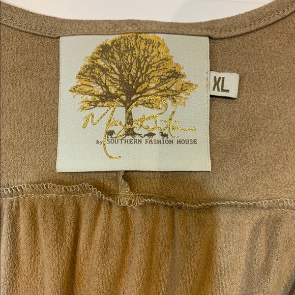 Missy Robertson Dressy Tank - Picture 4 of 6